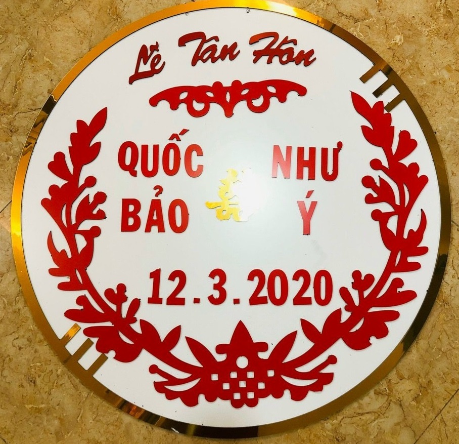 Bảng tên cô dâu chú rể bằng alu và bộ chữ số Bảng tên cô dâu chú rể bằng alu và bộ chữ số