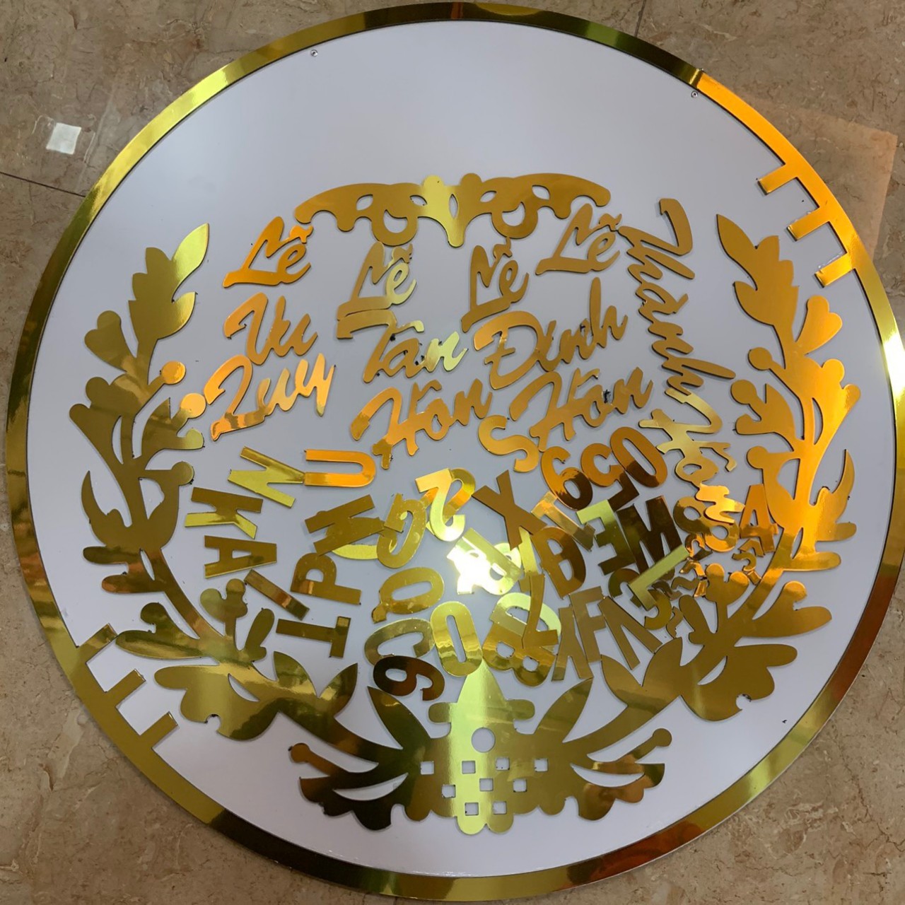 Bảng tên cô dâu chú rể bằng alu và bộ chữ số Bảng tên cô dâu chú rể bằng alu và bộ chữ số