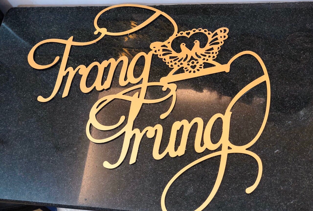 Bảng tên cô dâu chú rể bằng alu và bộ chữ số Bảng tên cô dâu chú rể bằng alu và bộ chữ số