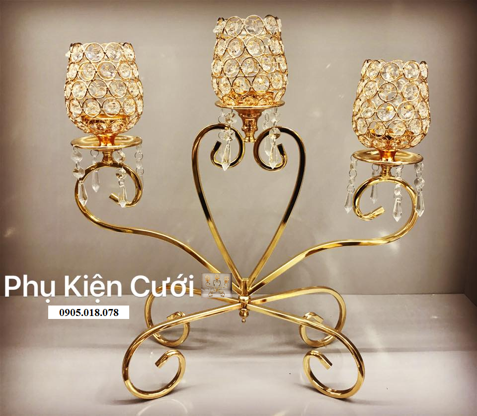 Chân nến pha lê trang trí tông màu vàng Chân nến pha lê trang trí tông màu vàng