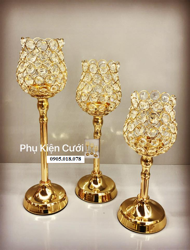 Chân nến pha lê trang trí tông màu vàng Chân nến pha lê trang trí tông màu vàng