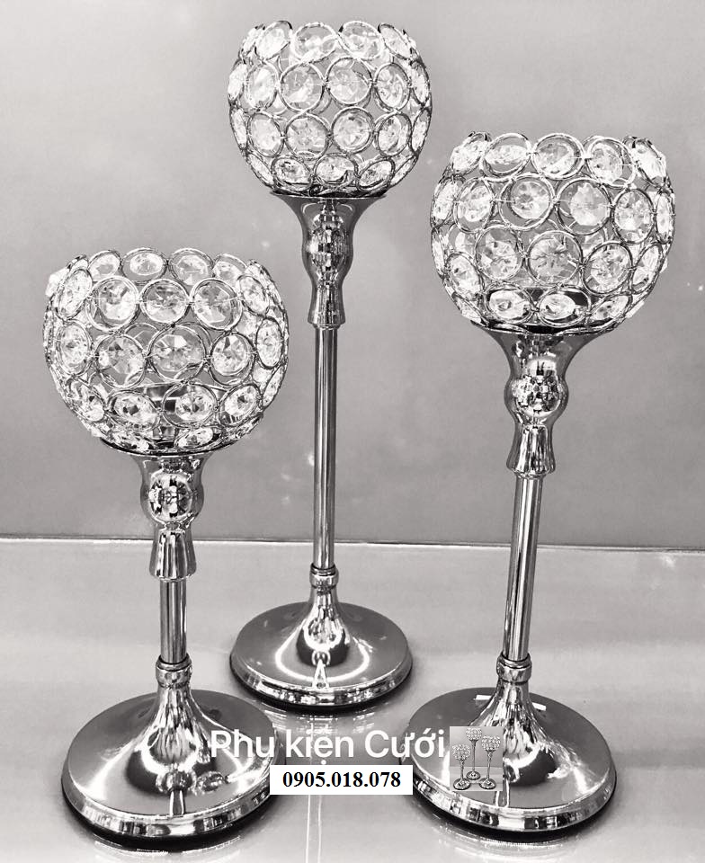 Chân nến pha lê trang trí tông màu bạc