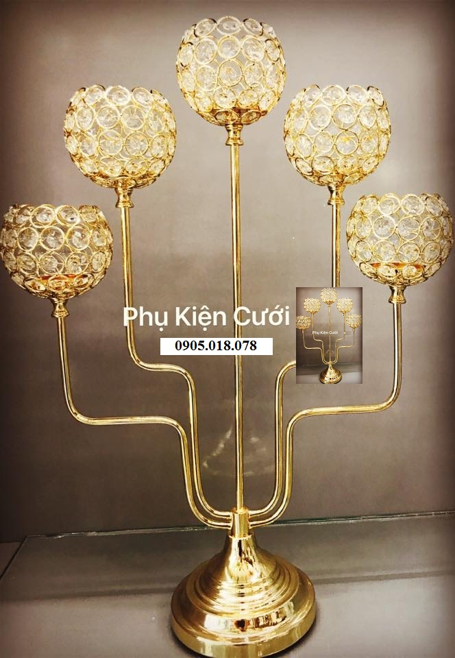Chân nến pha lê trang trí tông màu vàng Chân nến pha lê trang trí tông màu vàng