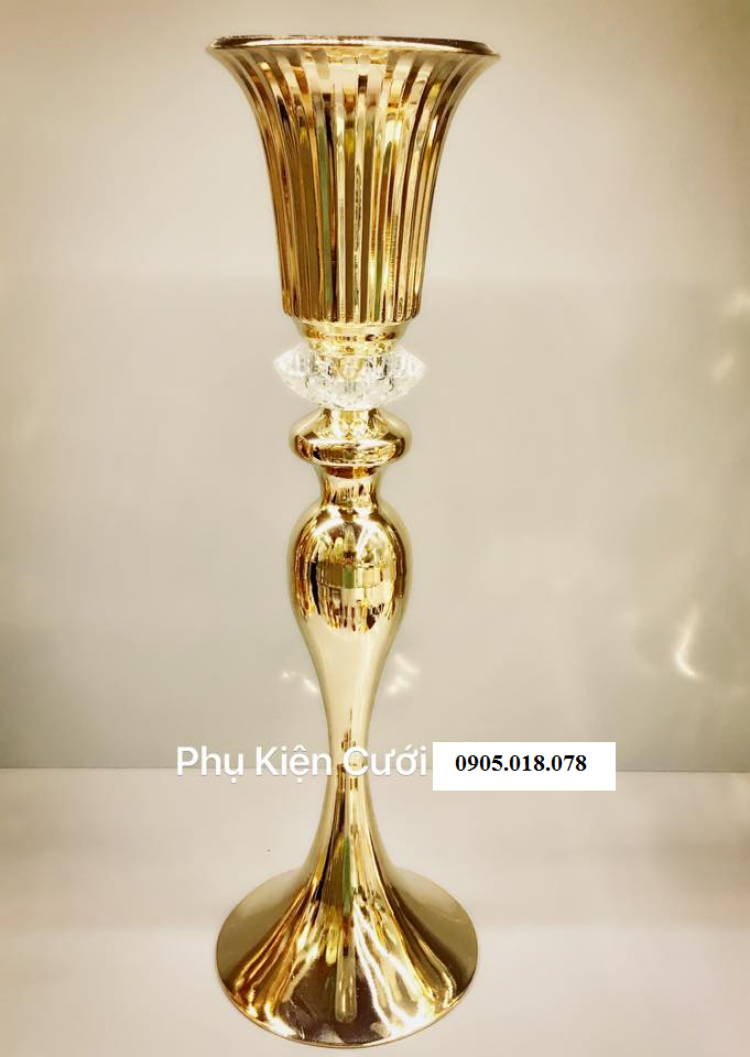 Chân nến pha lê trang trí tông màu vàng Chân nến pha lê trang trí tông màu vàng