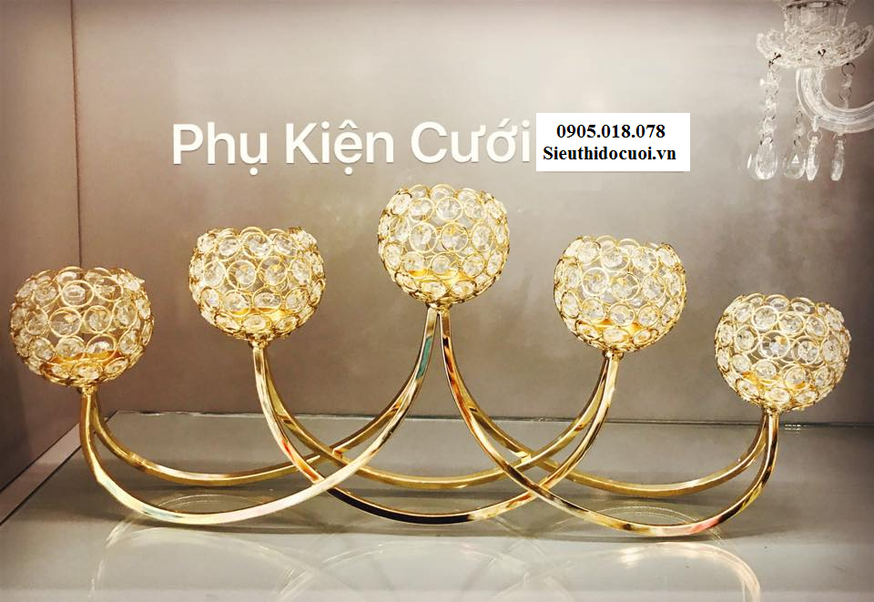 Chân nến pha lê trang trí tông màu vàng Chân nến pha lê trang trí tông màu vàng
