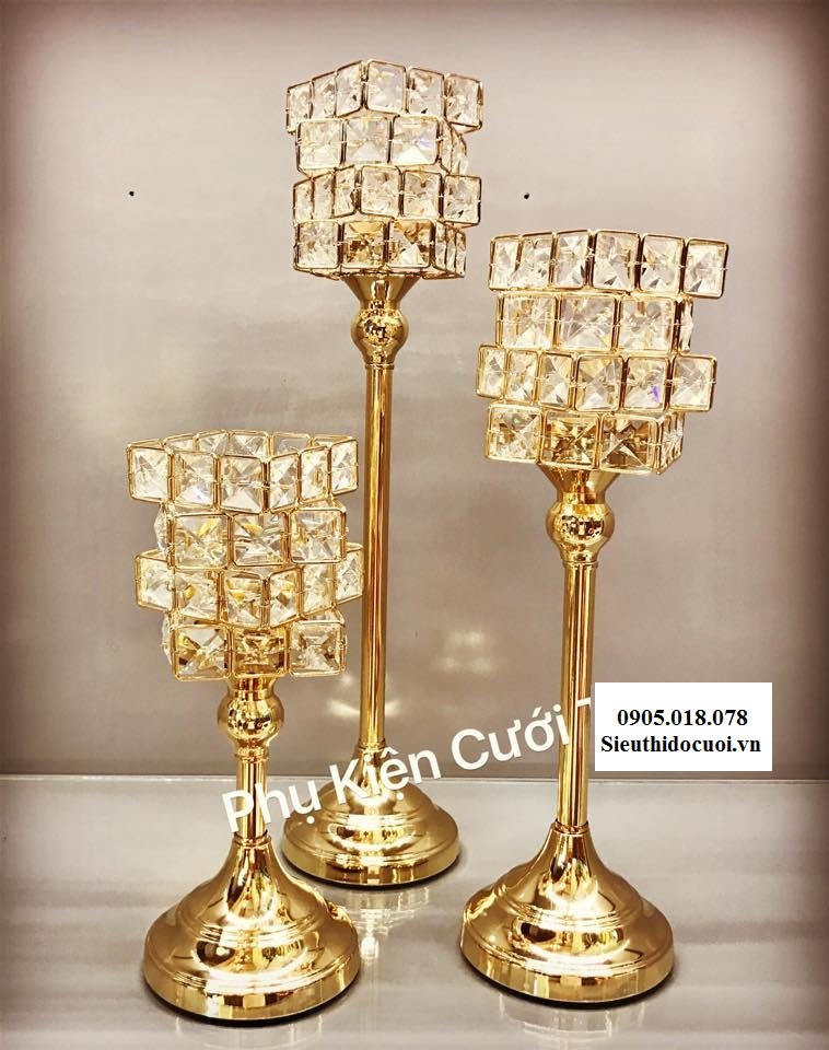 Chân nến pha lê trang trí tông màu vàng Chân nến pha lê trang trí tông màu vàng