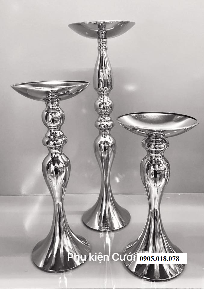 Chân nến pha lê trang trí tông màu bạc Chân nến pha lê trang trí tông màu bạc