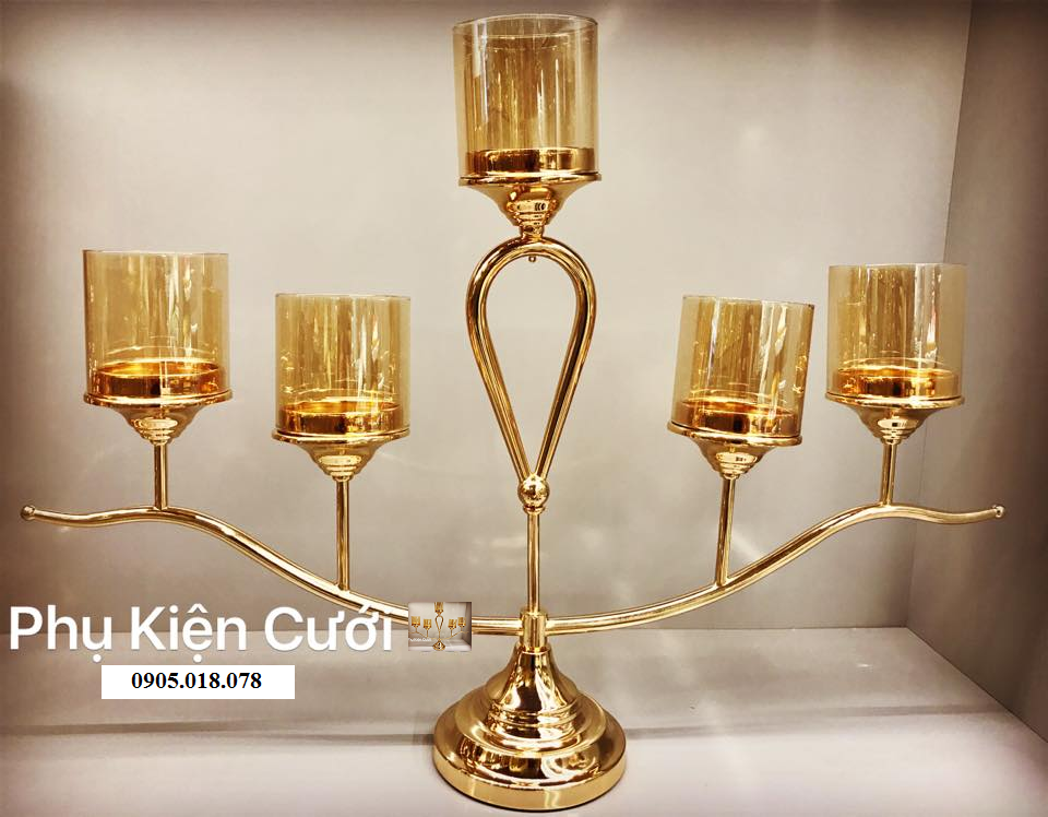 Chân nến pha lê trang trí tông màu vàng Chân nến pha lê trang trí tông màu vàng