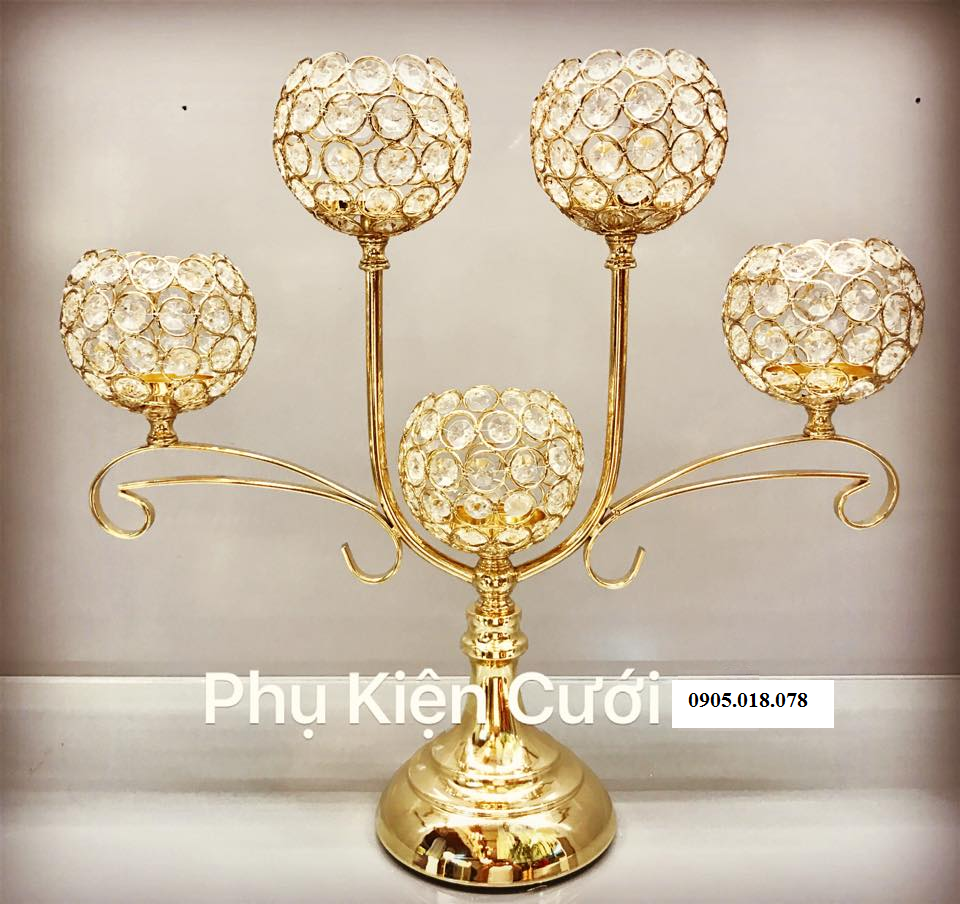 Chân nến pha lê trang trí tông màu vàng Chân nến pha lê trang trí tông màu vàng