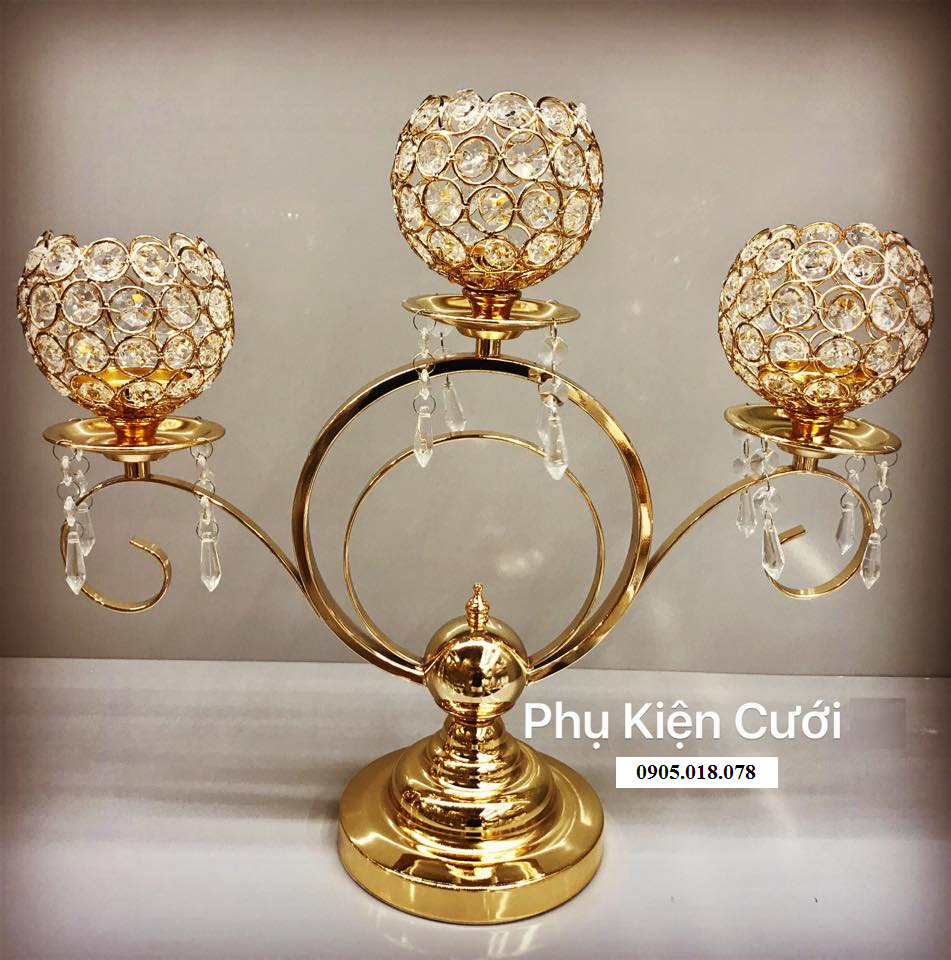 Chân nến pha lê trang trí tông màu vàng Chân nến pha lê trang trí tông màu vàng