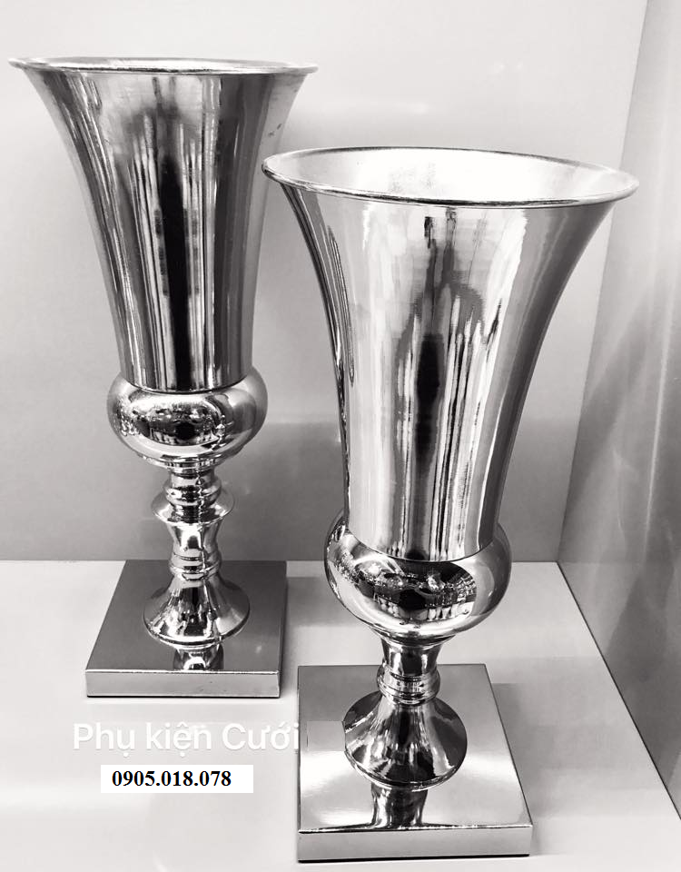Chân nến pha lê trang trí tông màu bạc Chân nến pha lê trang trí tông màu bạc