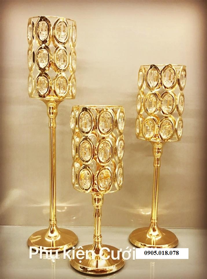 Chân nến pha lê trang trí tông màu vàng Chân nến pha lê trang trí tông màu vàng