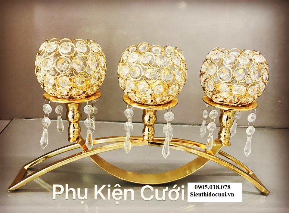 Chân nến pha lê trang trí tông màu vàng Chân nến pha lê trang trí tông màu vàng