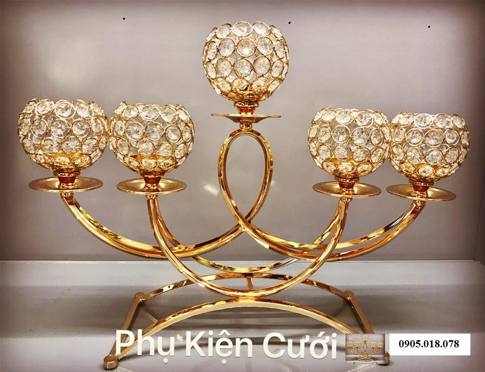 Chân nến pha lê trang trí tông màu vàng Chân nến pha lê trang trí tông màu vàng