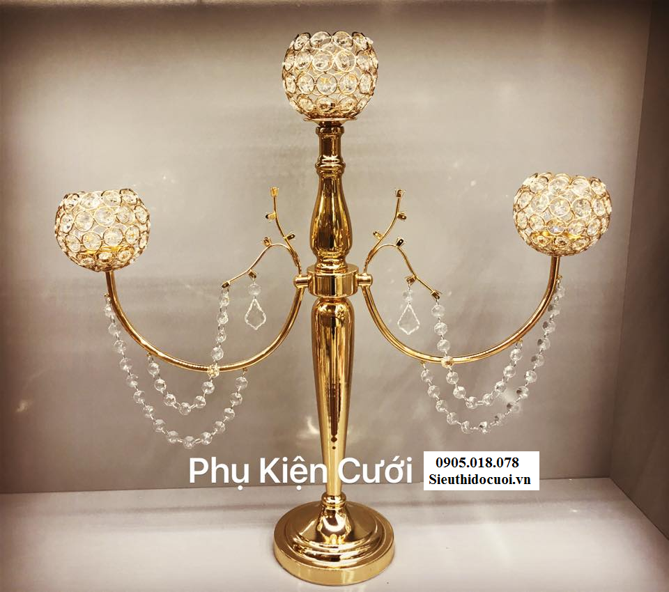 Chân nến pha lê trang trí tông màu vàng Chân nến pha lê trang trí tông màu vàng