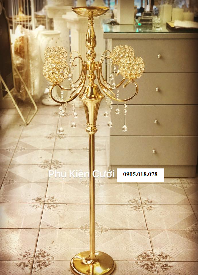 Chân nến pha lê trang trí tông màu vàng Chân nến pha lê trang trí tông màu vàng