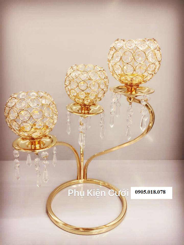 Chân nến pha lê trang trí tông màu vàng Chân nến pha lê trang trí tông màu vàng