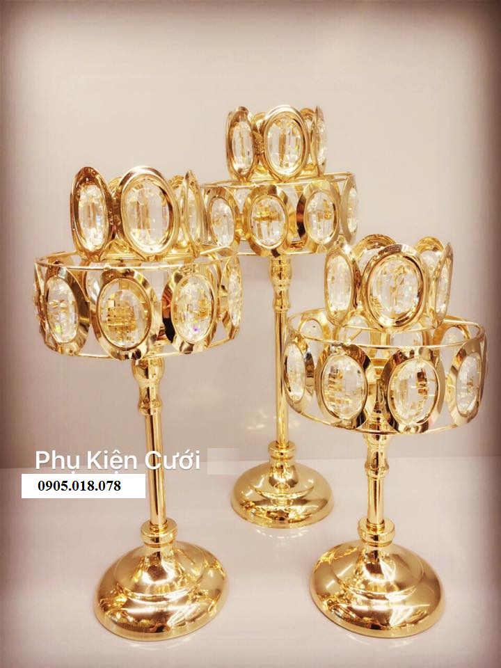 Chân nến pha lê trang trí tông màu vàng Chân nến pha lê trang trí tông màu vàng
