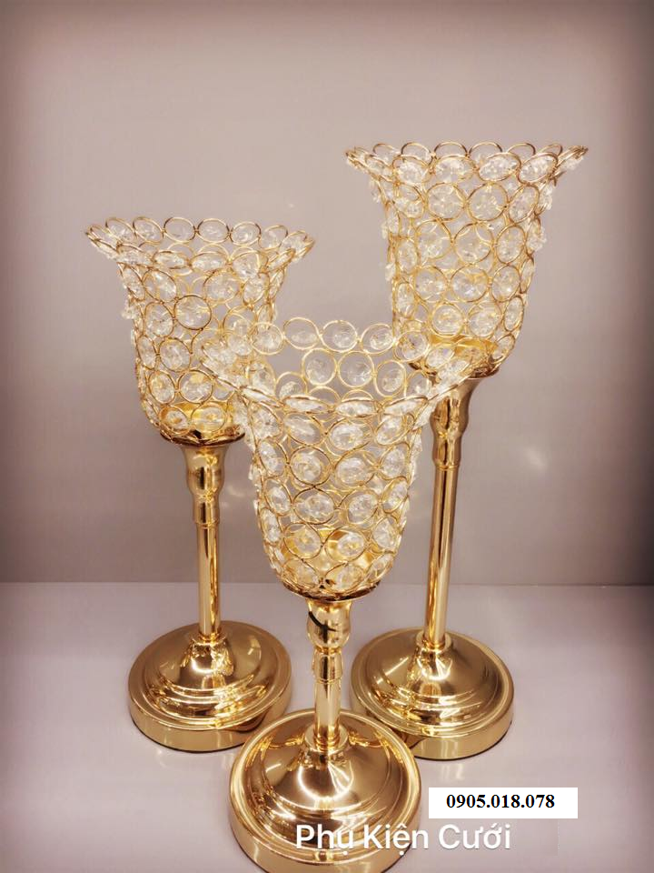 Chân nến pha lê trang trí tông màu vàng Chân nến pha lê trang trí tông màu vàng