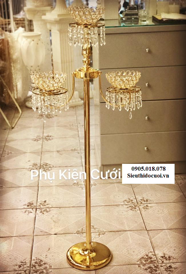 Chân nến pha lê trang trí tông màu vàng Chân nến pha lê trang trí tông màu vàng