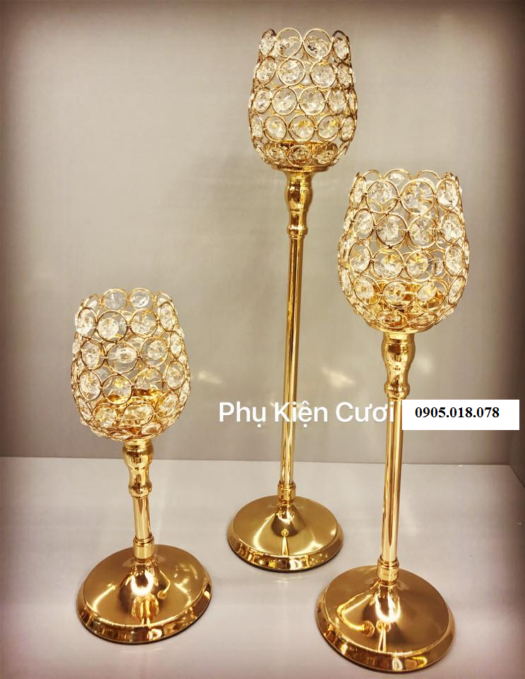 Chân nến pha lê trang trí tông màu vàng Chân nến pha lê trang trí tông màu vàng