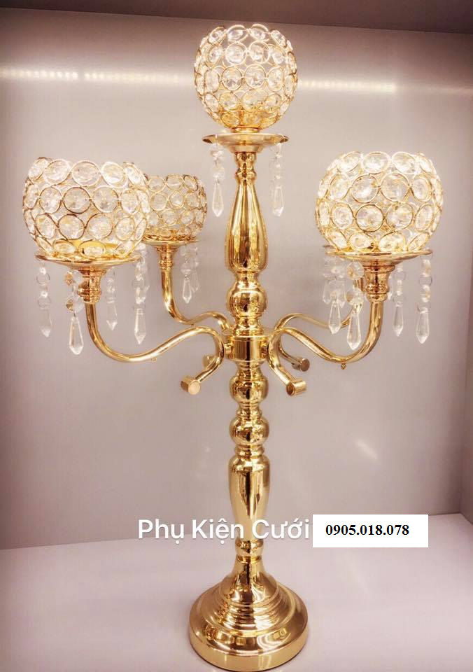 Chân nến pha lê trang trí tông màu vàng Chân nến pha lê trang trí tông màu vàng