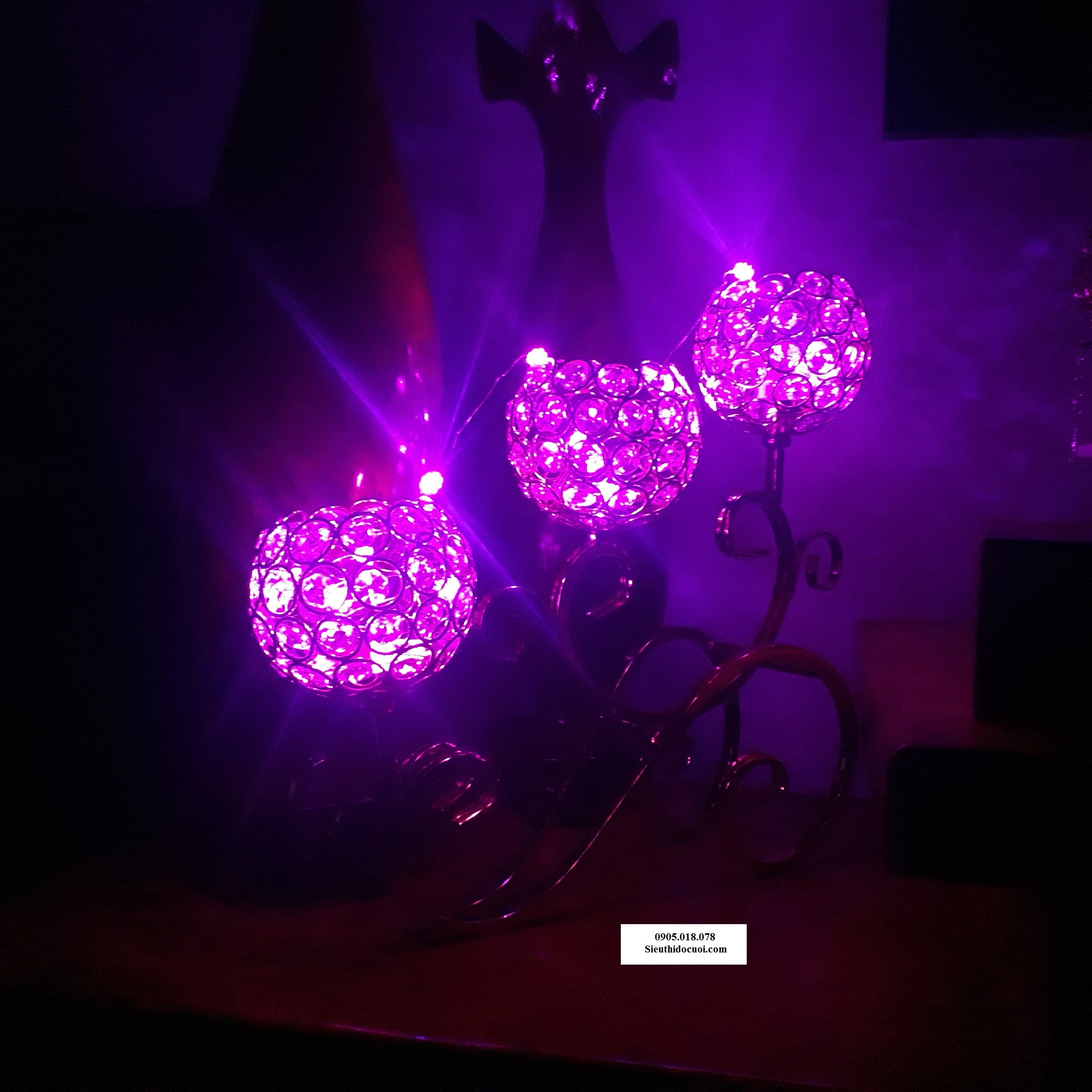 Chân nến pha lê trang trí tông màu bạc Chân nến pha lê trang trí tông màu bạc