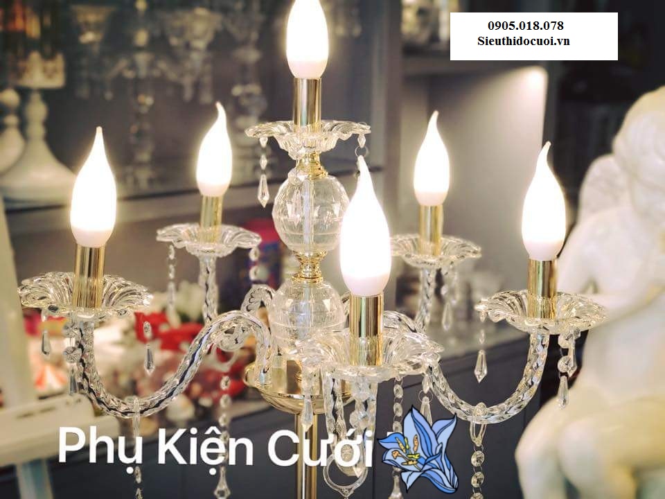 Đèn chùm nến chân đứng giá rẻ Đèn chùm nến chân đứng giá rẻ