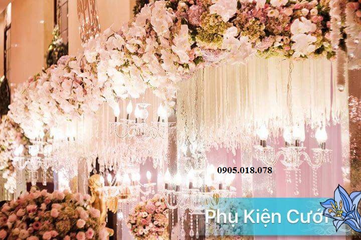 Đèn chùm nến chân đứng giá rẻ Đèn chùm nến chân đứng giá rẻ