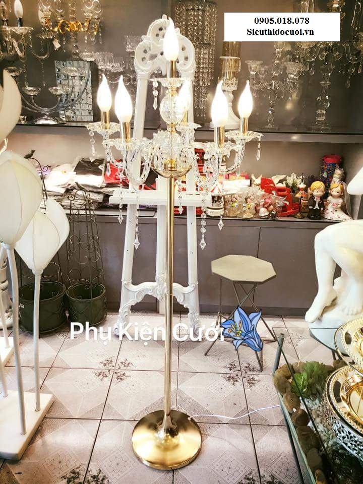 Đèn chùm nến chân đứng giá rẻ Đèn chùm nến chân đứng giá rẻ