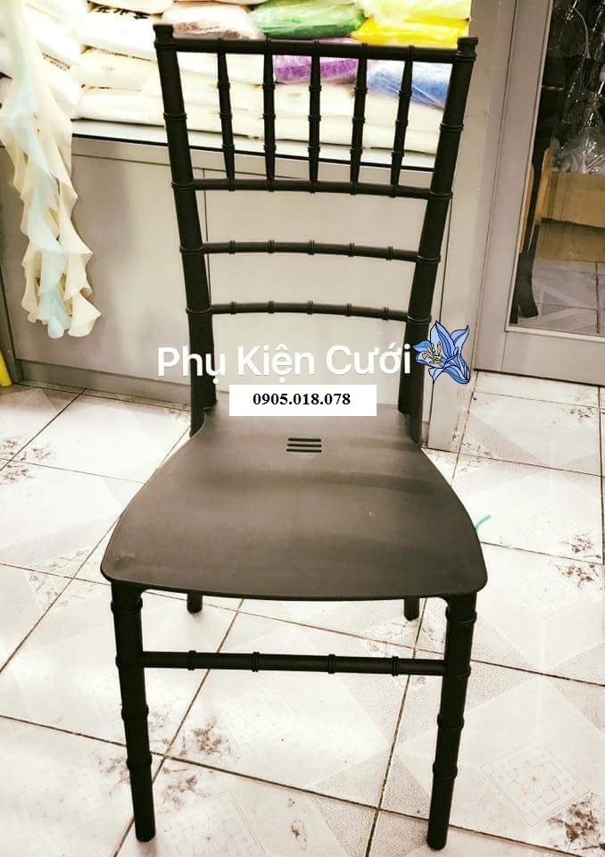 Ghế Tiffany bằng nhựa cao cấp đúc nguyên khối Ghế Tiffany bằng nhựa cao cấp đúc nguyên khối