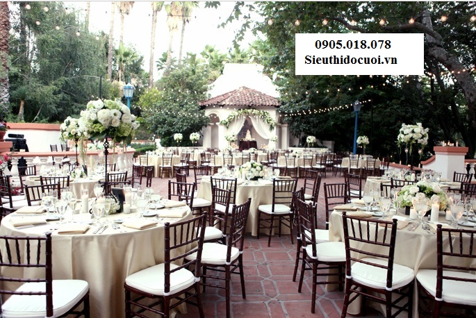 Ghế Tiffany bằng nhựa cao cấp đúc nguyên khối Ghế Tiffany bằng nhựa cao cấp đúc nguyên khối