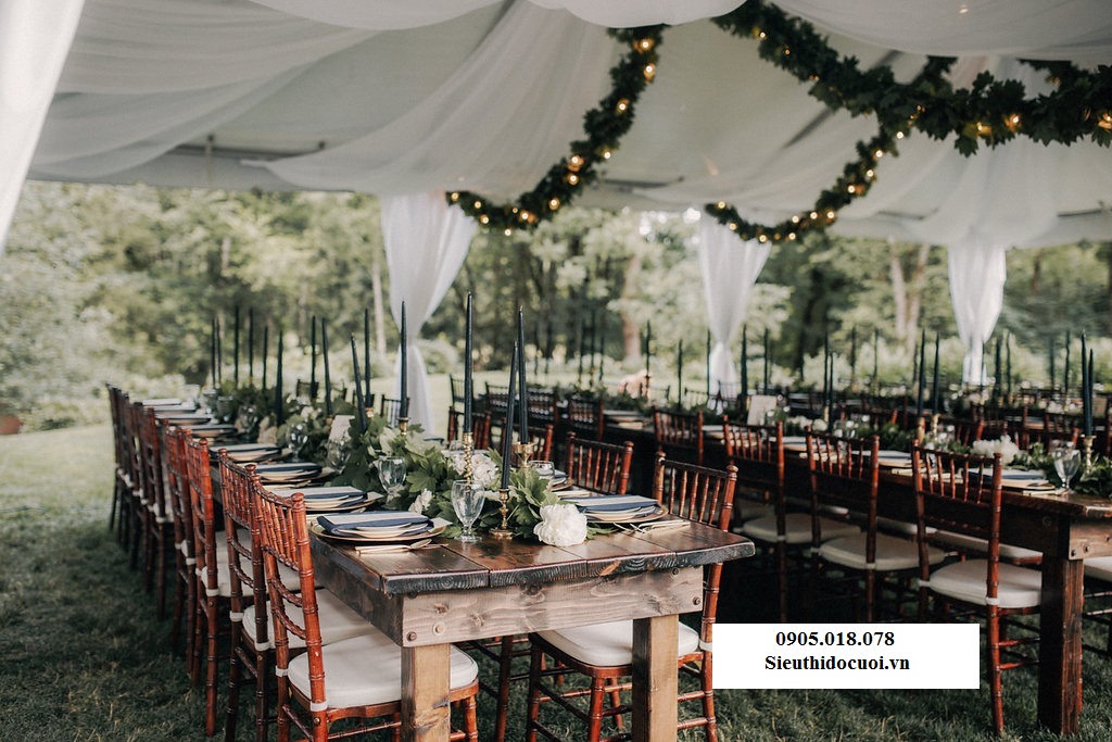 Ghế Tiffany bằng nhựa cao cấp đúc nguyên khối Ghế Tiffany bằng nhựa cao cấp đúc nguyên khối