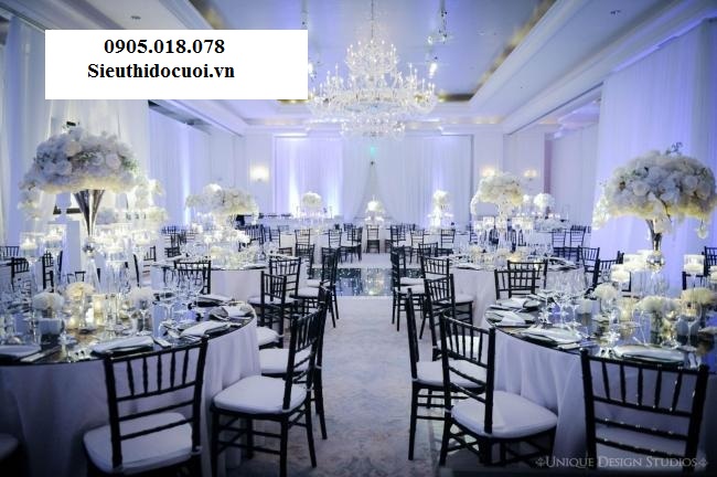 Ghế Tiffany bằng nhựa cao cấp đúc nguyên khối Ghế Tiffany bằng nhựa cao cấp đúc nguyên khối