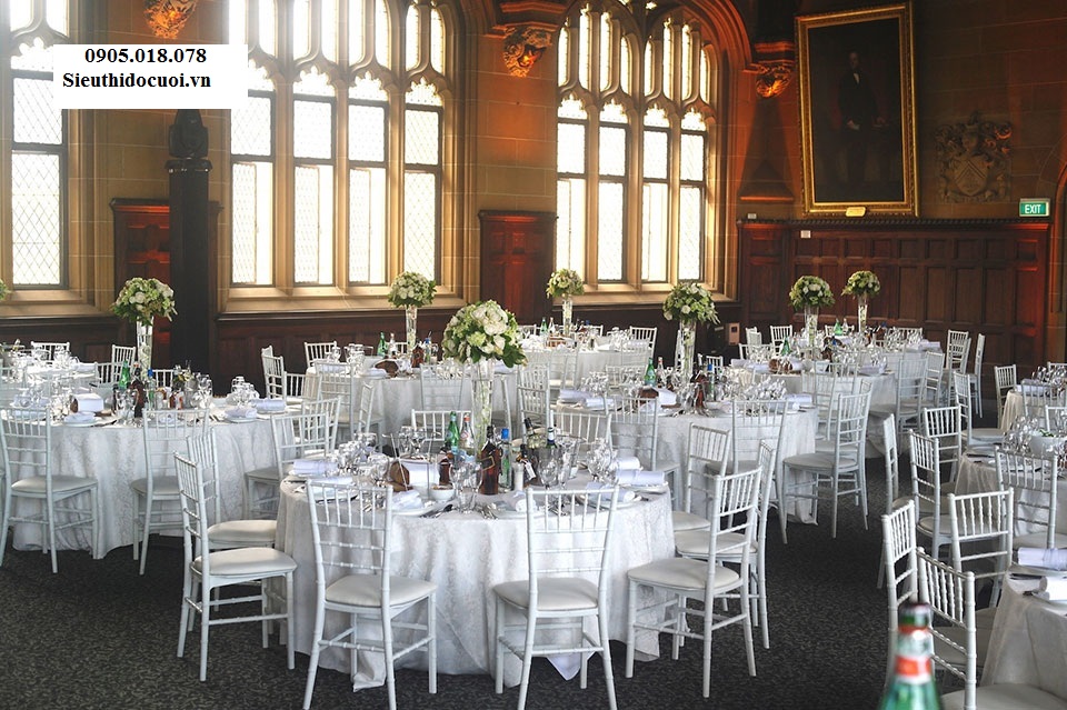 Ghế Tiffany bằng nhựa cao cấp đúc nguyên khối Ghế Tiffany bằng nhựa cao cấp đúc nguyên khối