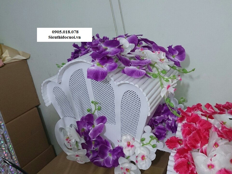 Thùng tiền đám cưới hình xe ngựa Thùng tiền đám cưới hình xe ngựa