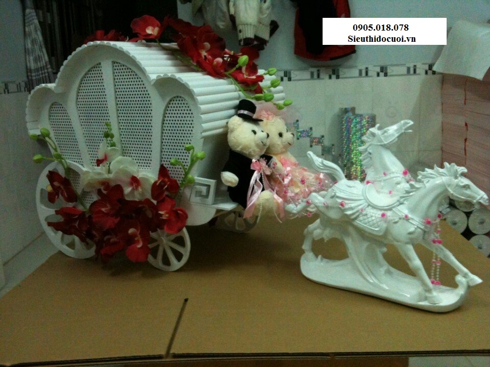 Thùng tiền đám cưới hình xe ngựa Thùng tiền đám cưới hình xe ngựa