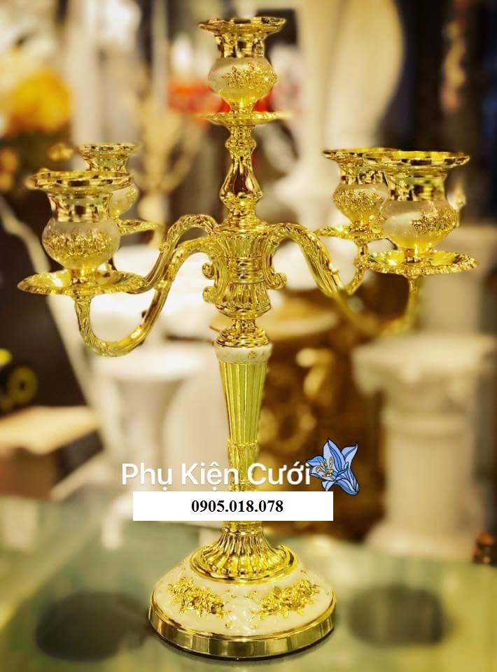 Trụ nến pha lê trong suốt giá rẻ Trụ nến pha lê trong suốt giá rẻ