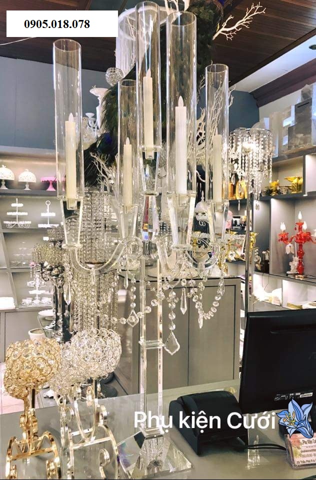 Trụ nến pha lê trong suốt giá rẻ Trụ nến pha lê trong suốt giá rẻ