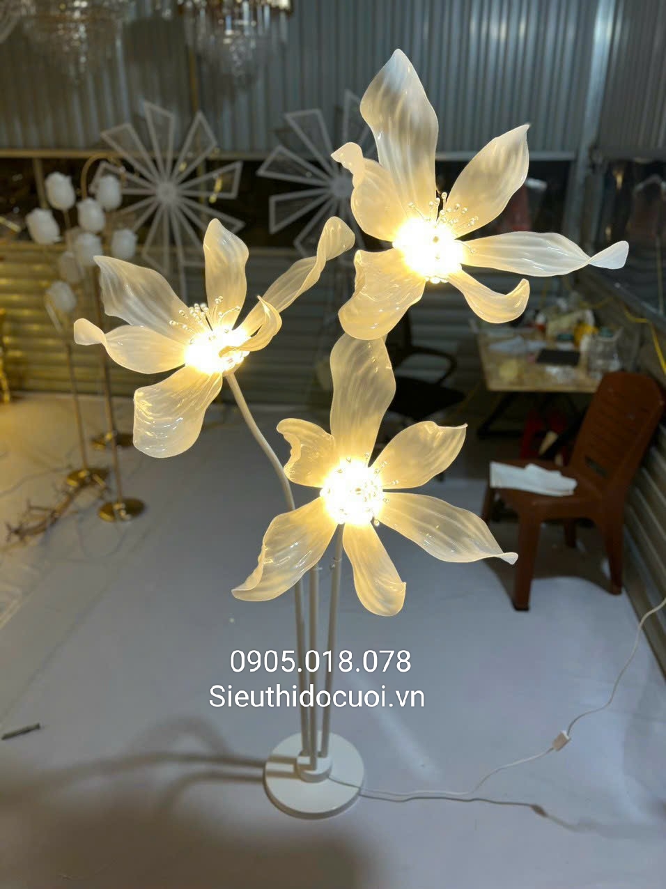 ĐÈN DẪN LỐI HOA LILY ĐÈN DẪN LỐI HOA LILY