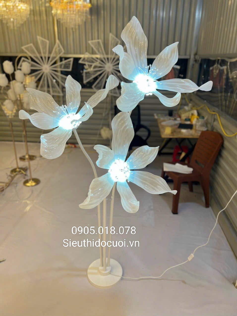 ĐÈN DẪN LỐI HOA LILY ĐÈN DẪN LỐI HOA LILY