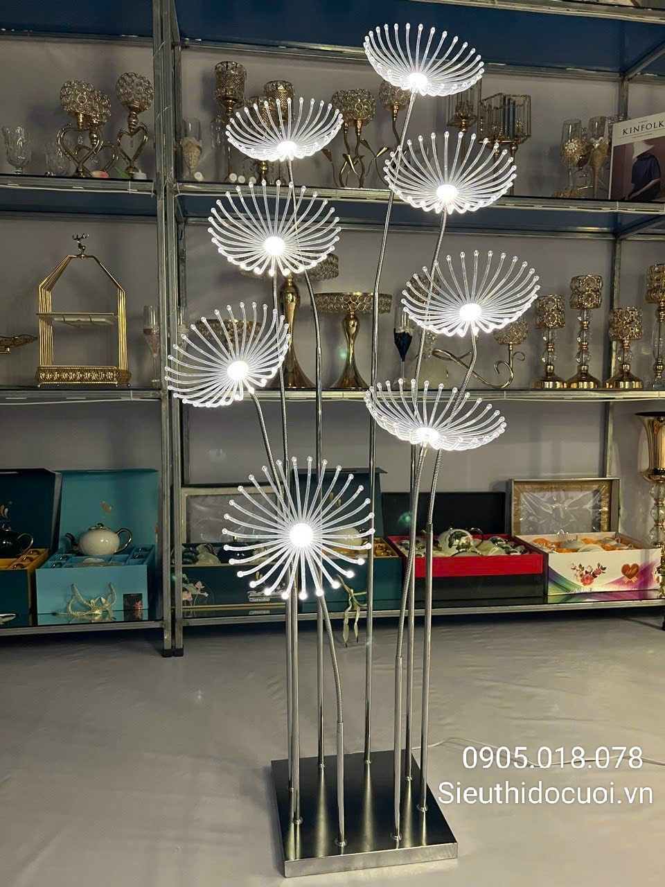 ĐÈN DẪN LỐI SÂN KHẤU BỒ CÔNG ANH ĐÈN DẪN LỐI SÂN KHẤU BỒ CÔNG ANH