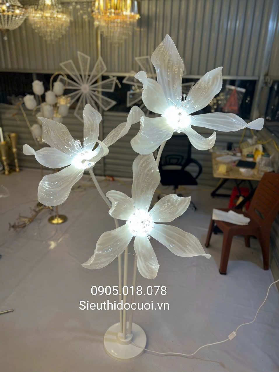 ĐÈN DẪN LỐI HOA LILY ĐÈN DẪN LỐI HOA LILY