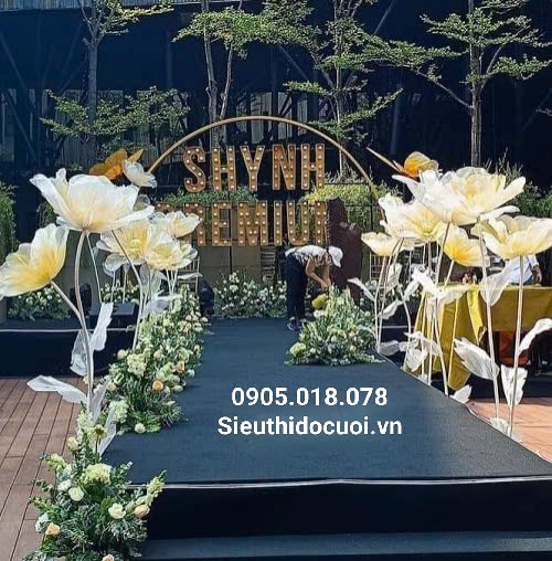 Dẫn lối sân khấu hoa voan Dẫn lối sân khấu hoa voan