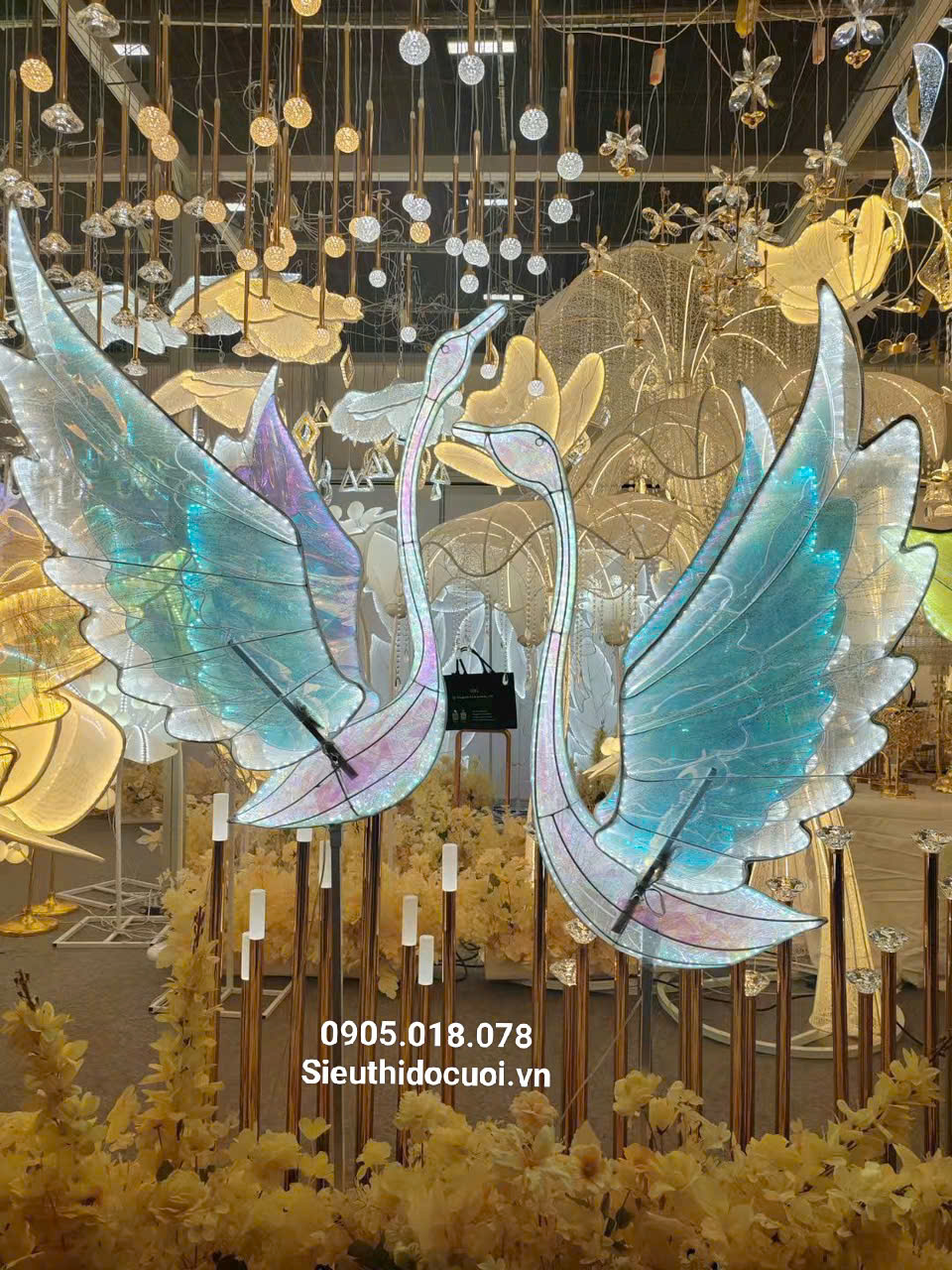 Đèn dẫn lối đám cưới chim thiên nga khổng lồ LED Đèn dẫn lối đám cưới chim thiên nga khổng lồ LED