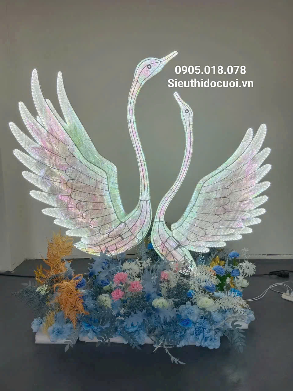 Đèn dẫn lối đám cưới chim thiên nga khổng lồ LED Đèn dẫn lối đám cưới chim thiên nga khổng lồ LED