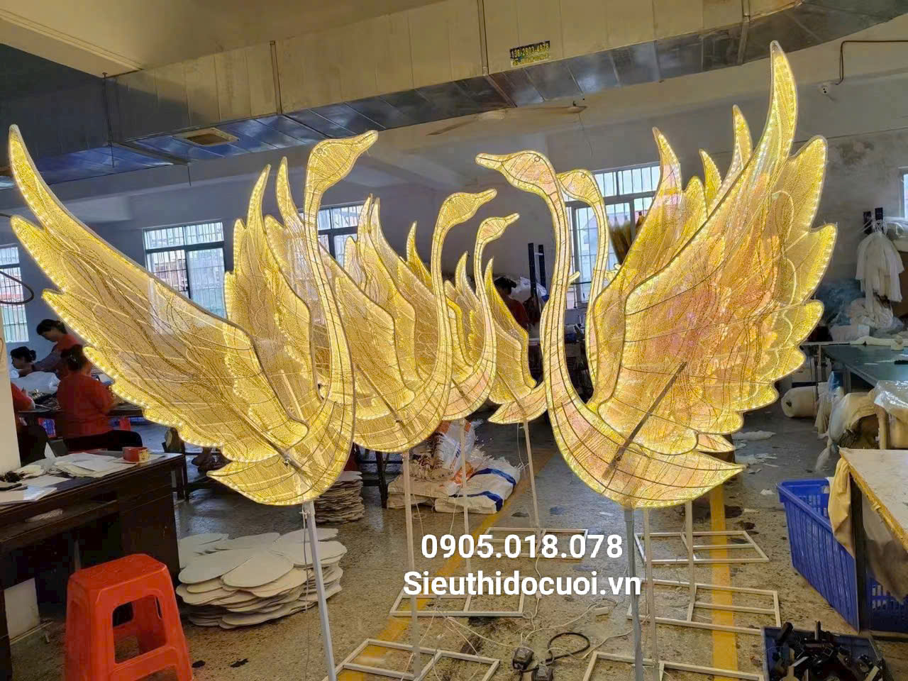 Đèn dẫn lối đám cưới chim thiên nga khổng lồ LED Đèn dẫn lối đám cưới chim thiên nga khổng lồ LED