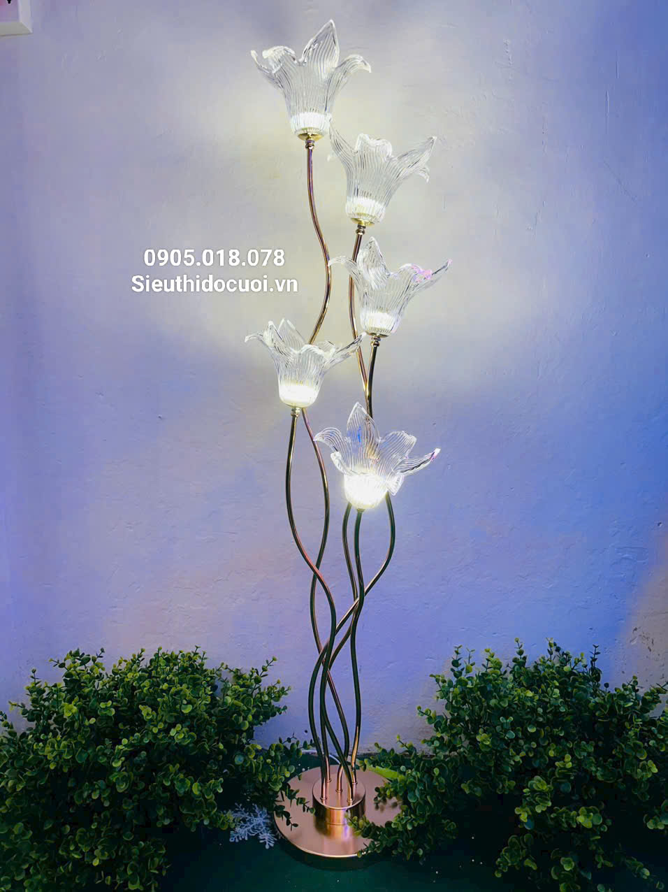 Đèn Dẫn Lối Đám Cưới Hoa Bách Hợp Bông Nhỏ Đèn Dẫn Lối Đám Cưới Hoa Bách Hợp Bông Nhỏ