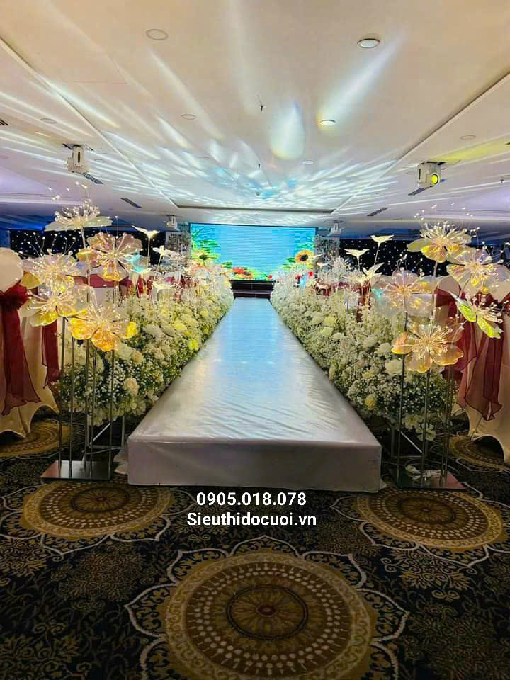 Đèn dẫn lối đám cưới hoa mai Đèn dẫn lối đám cưới hoa mai