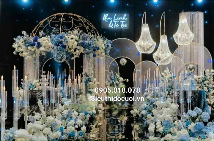 Đèn dẫn lối đám cưới mica đế ngang 8 cây Đèn dẫn lối đám cưới mica đế ngang 8 cây